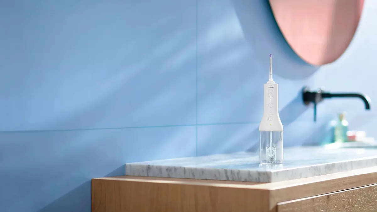 Іригатор Philips Sonicare бездротовий Power Flosser 3000, ємність 250 мл, з чохлом та 2 насадками, білий.