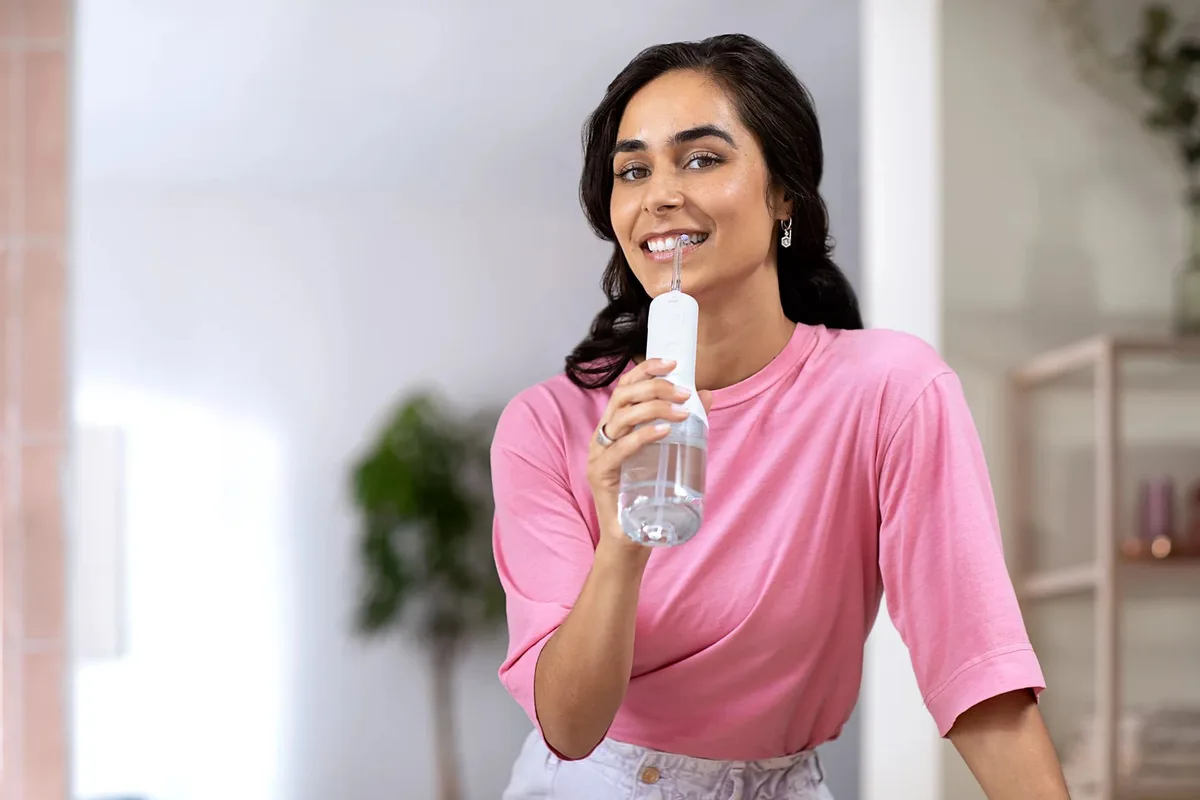 Іригатор Philips Sonicare бездротовий Power Flosser 3000, ємність 250 мл, з чохлом та 2 насадками, білий.