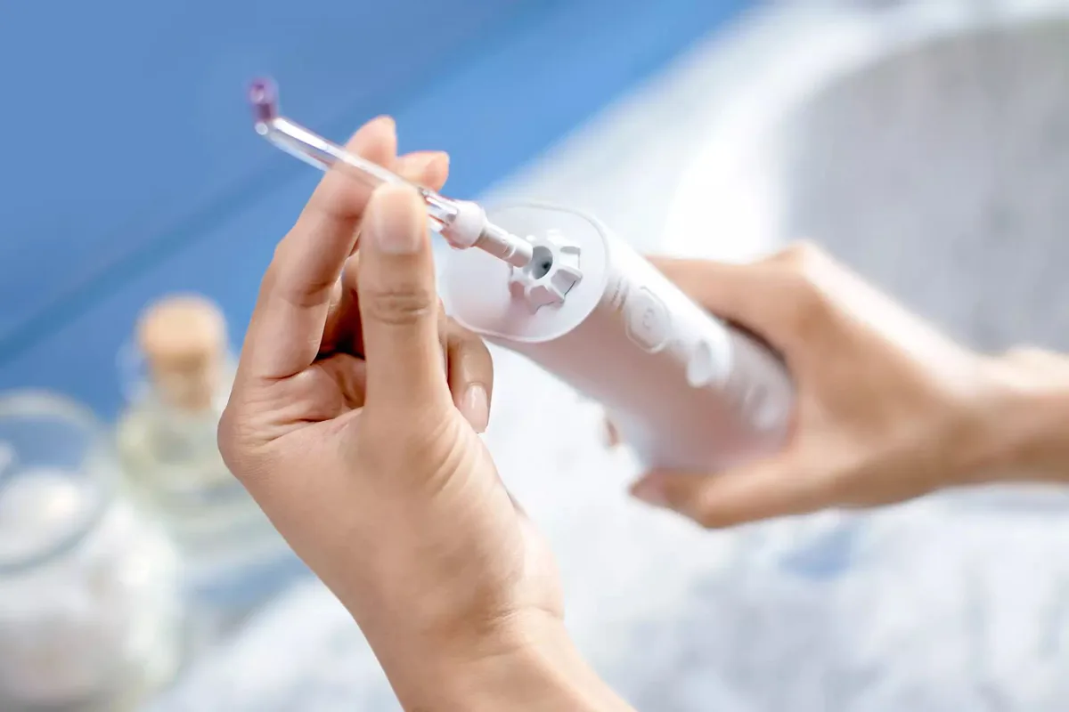 Іригатор Philips Sonicare бездротовий Power Flosser 3000, ємність 250 мл, з чохлом та 2 насадками, білий.