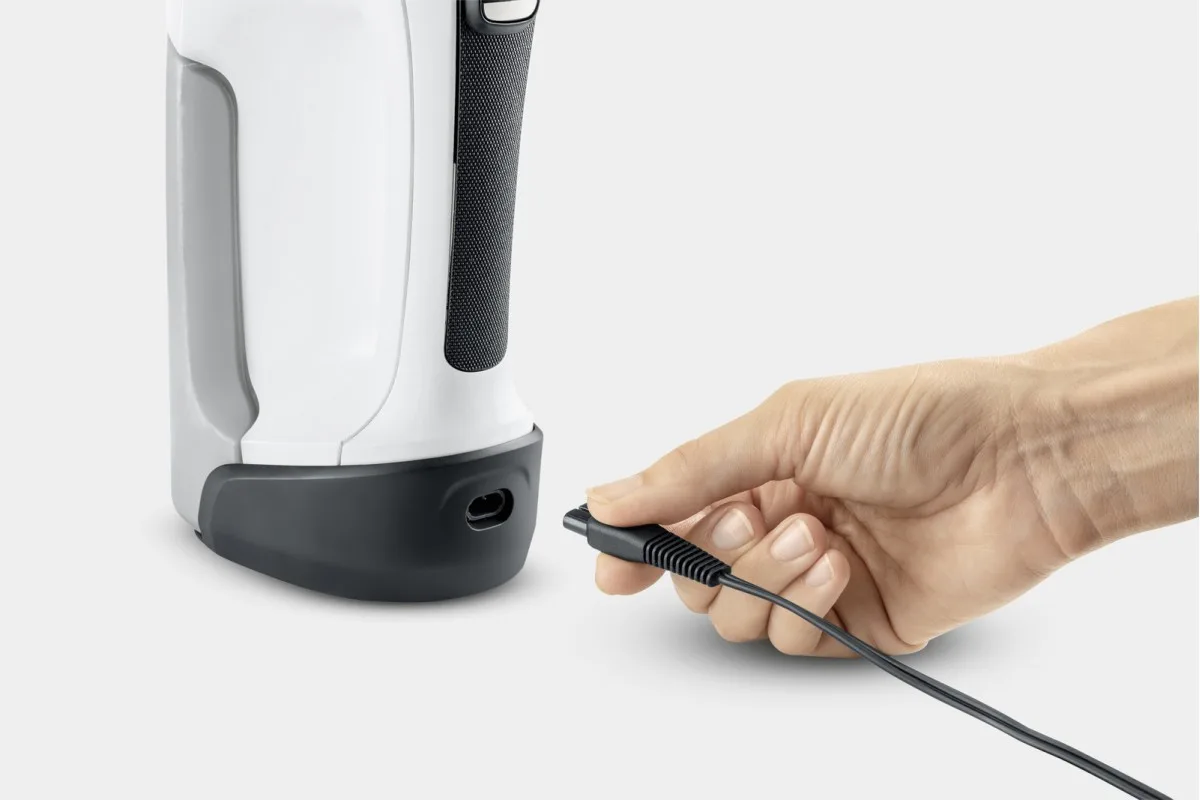 Віконний пилосос Karcher WV 6 Plus, об'єм води - 0.15 л, автономна робота до 100 хв, вага - 0.76 кг, білий.