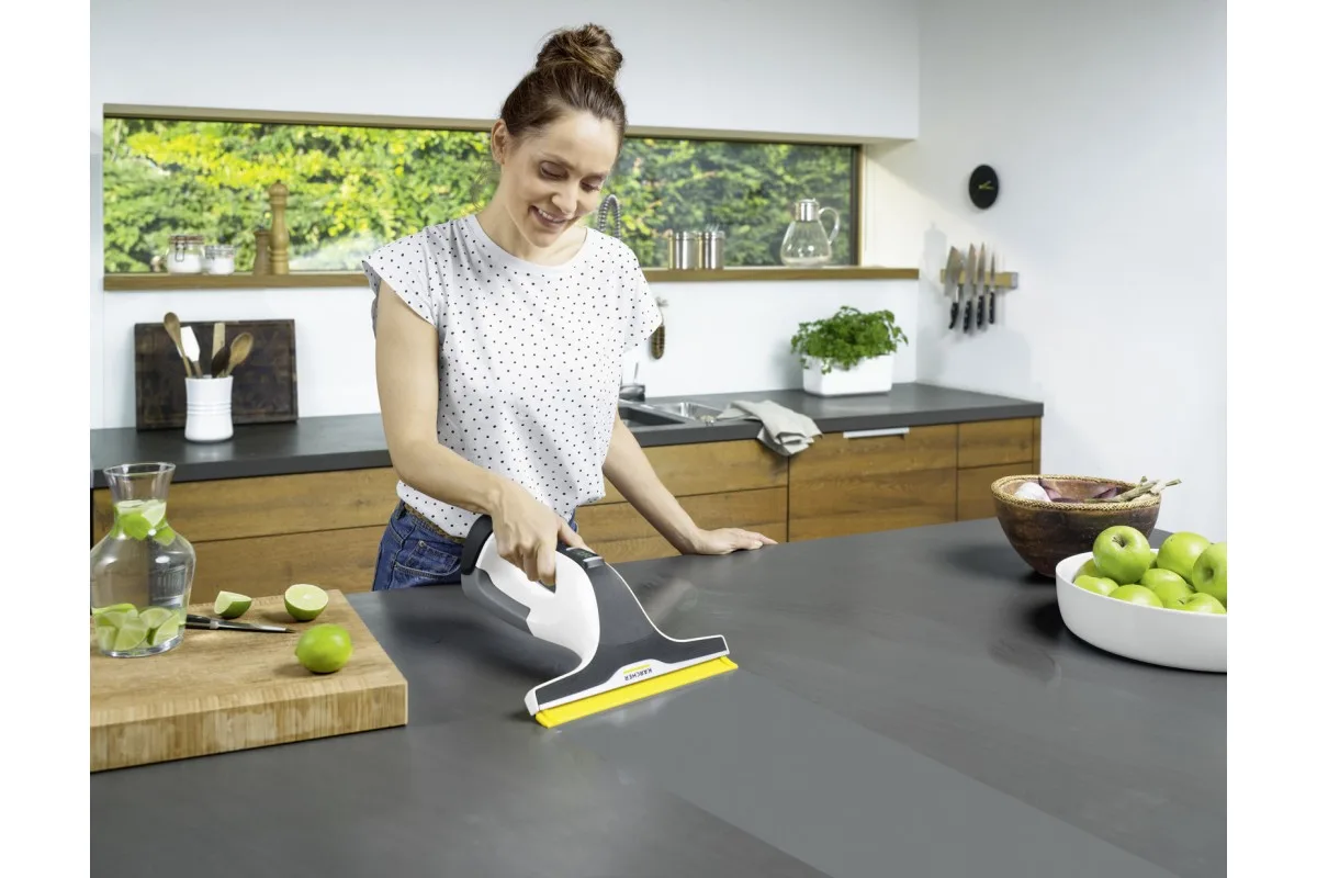 Віконний пилосос Karcher WV 6 Plus, об'єм води - 0.15 л, автономна робота до 100 хв, вага - 0.76 кг, білий.