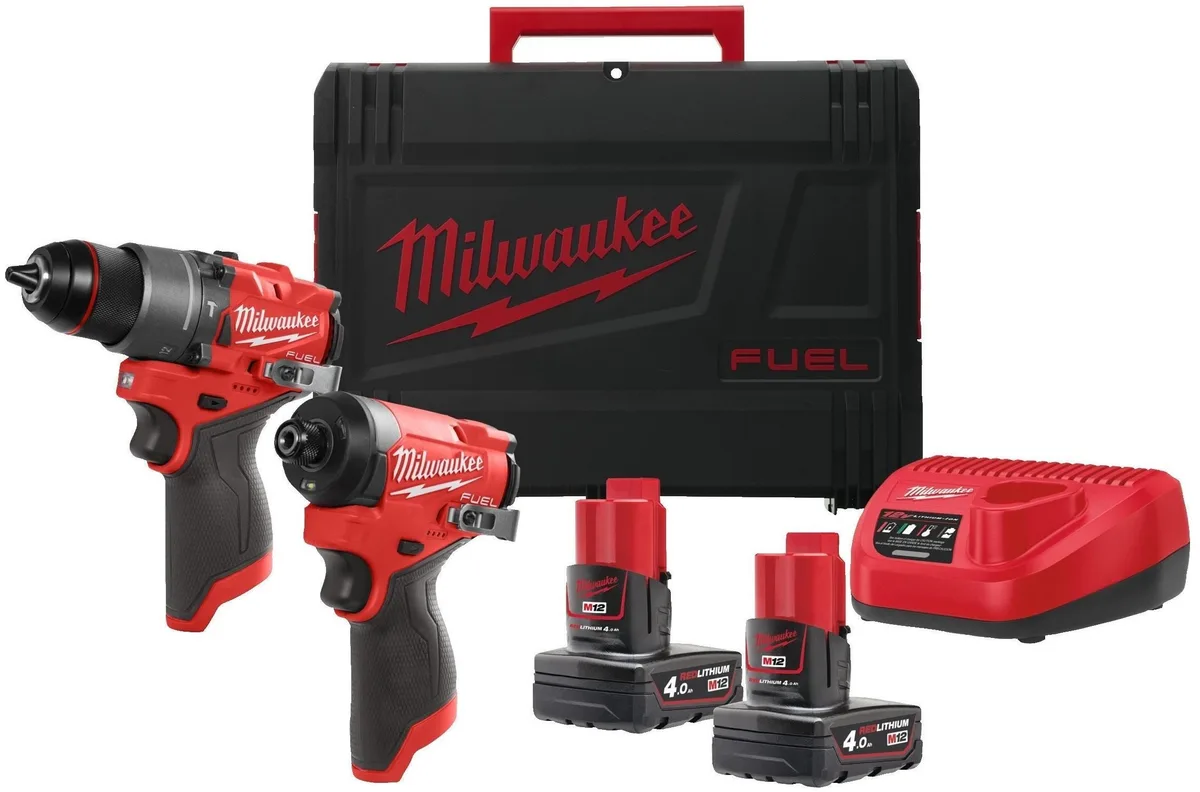 Комплект з двох акумуляторних інструментів Milwaukee M12 FPP2A2-402X: дриль-шурупокрут M12 FPD2-0 та гвинтоверт M12.