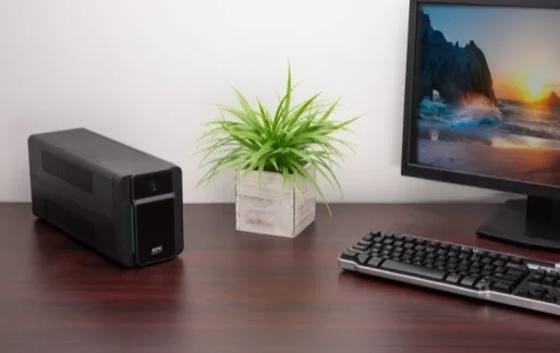 Источник бесперебойного питания APC Easy UPS 900VA 480W линейно-интерактивное 160х120х355 мм