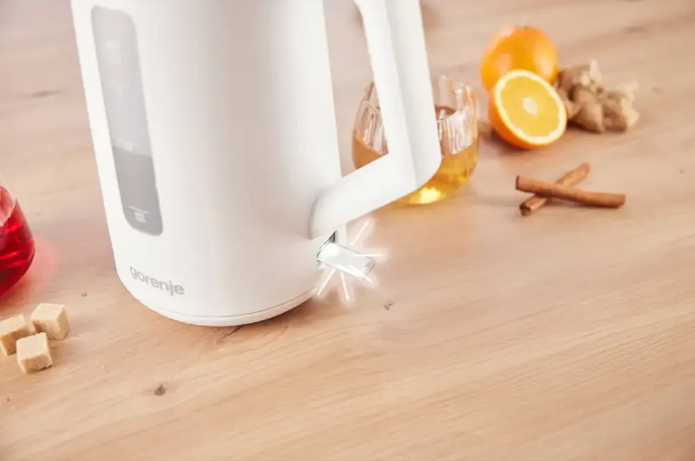Электрочайник Gorenje 17 л с контролем Strix, матовый белый.