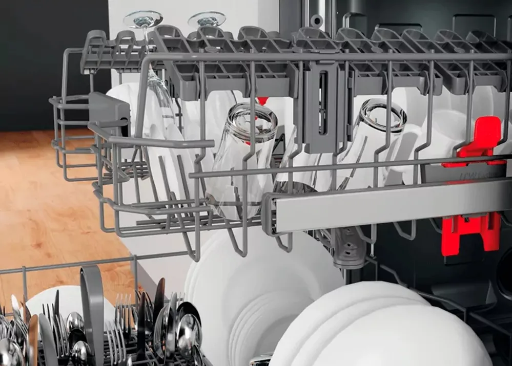 Посудомийна машина Whirlpool вбудовувана електронна 14 комплектів 59,8х82х55,5 см Білий