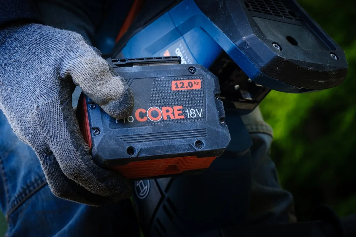 Акумулятор Bosch Professional 18В 12А·год літій-іонний для електроінструментів потужний джерело енергії