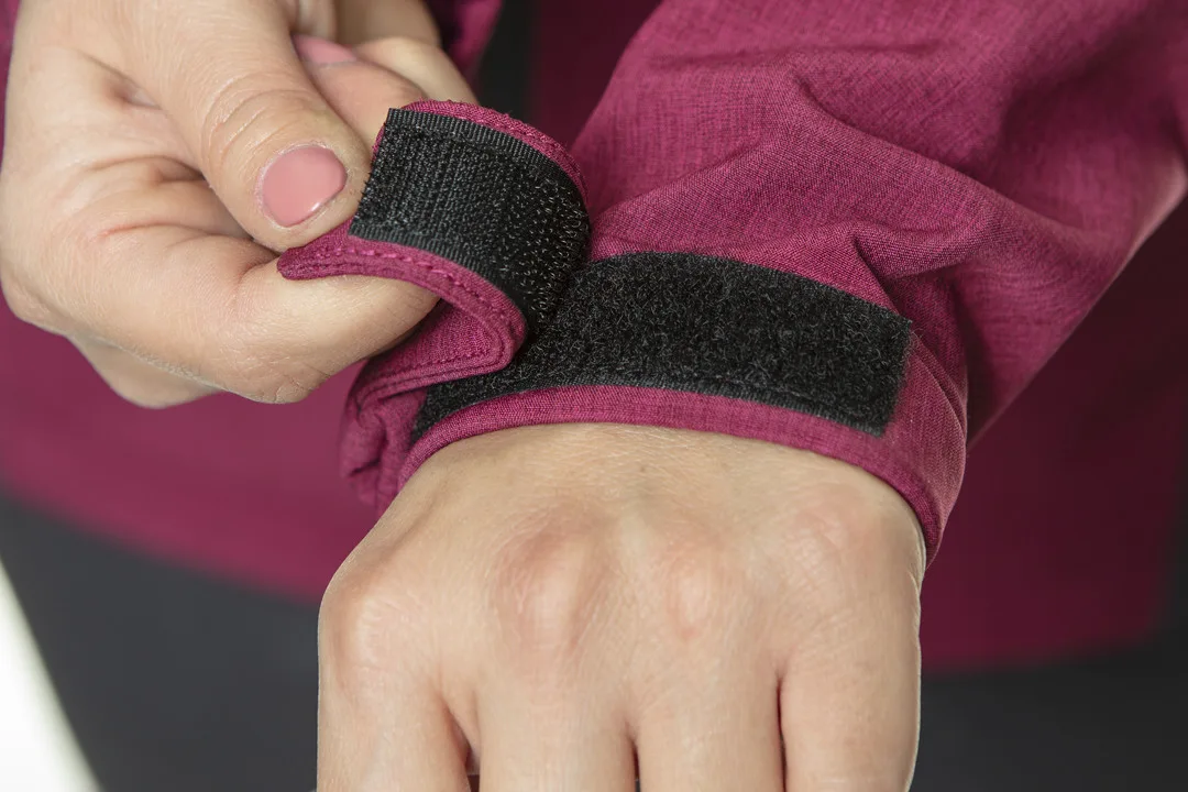 Женская рабочая куртка Neo Tools Softshell с флисовой подкладкой и капюшоном, размер S(36), красная