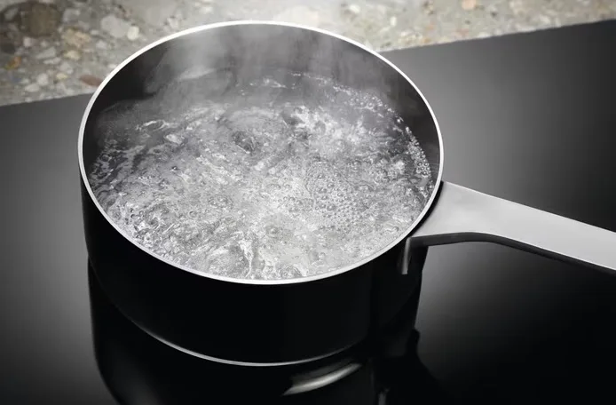 Индукционная варочная панель Electrolux, 60 см, черного цвета