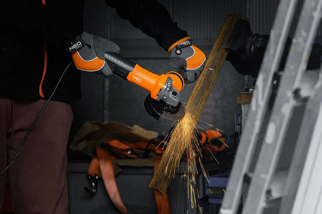 Кутова шліфувальна машина Neo Tools 125 мм, 1000 Вт, 12000 об/хв, 2.0 кг.