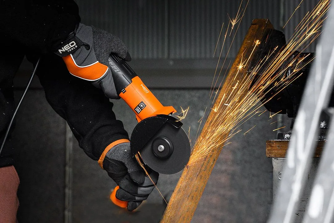 Кутова шліфувальна машина Neo Tools 125 мм, 1000 Вт, 12000 об/хв, 2.0 кг.