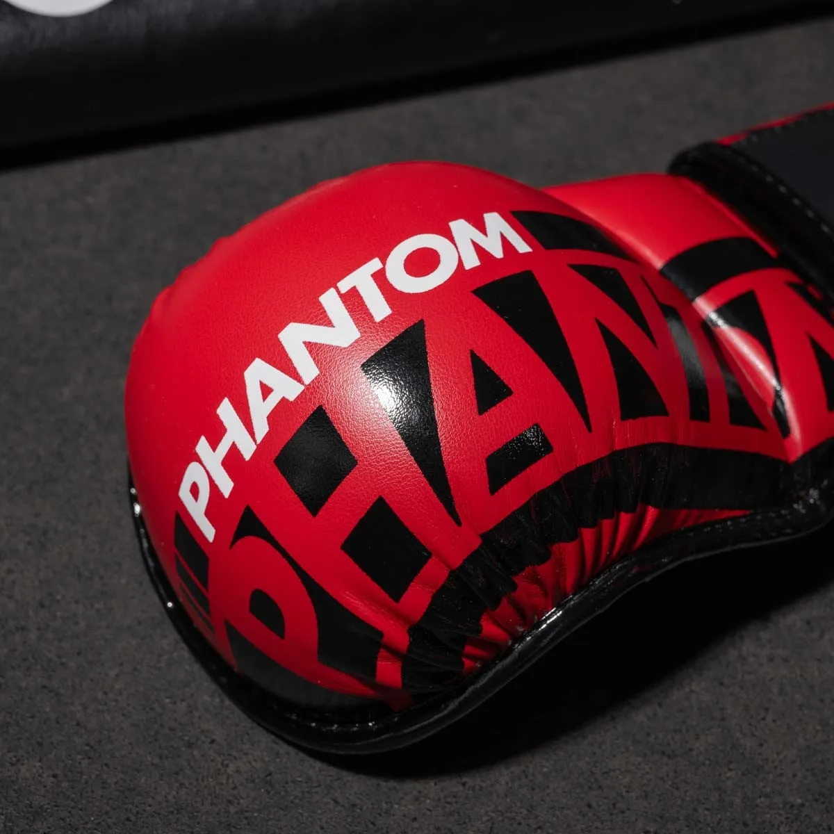 Рукавиці для ММА Phantom штучна шкіра L/XL червоні