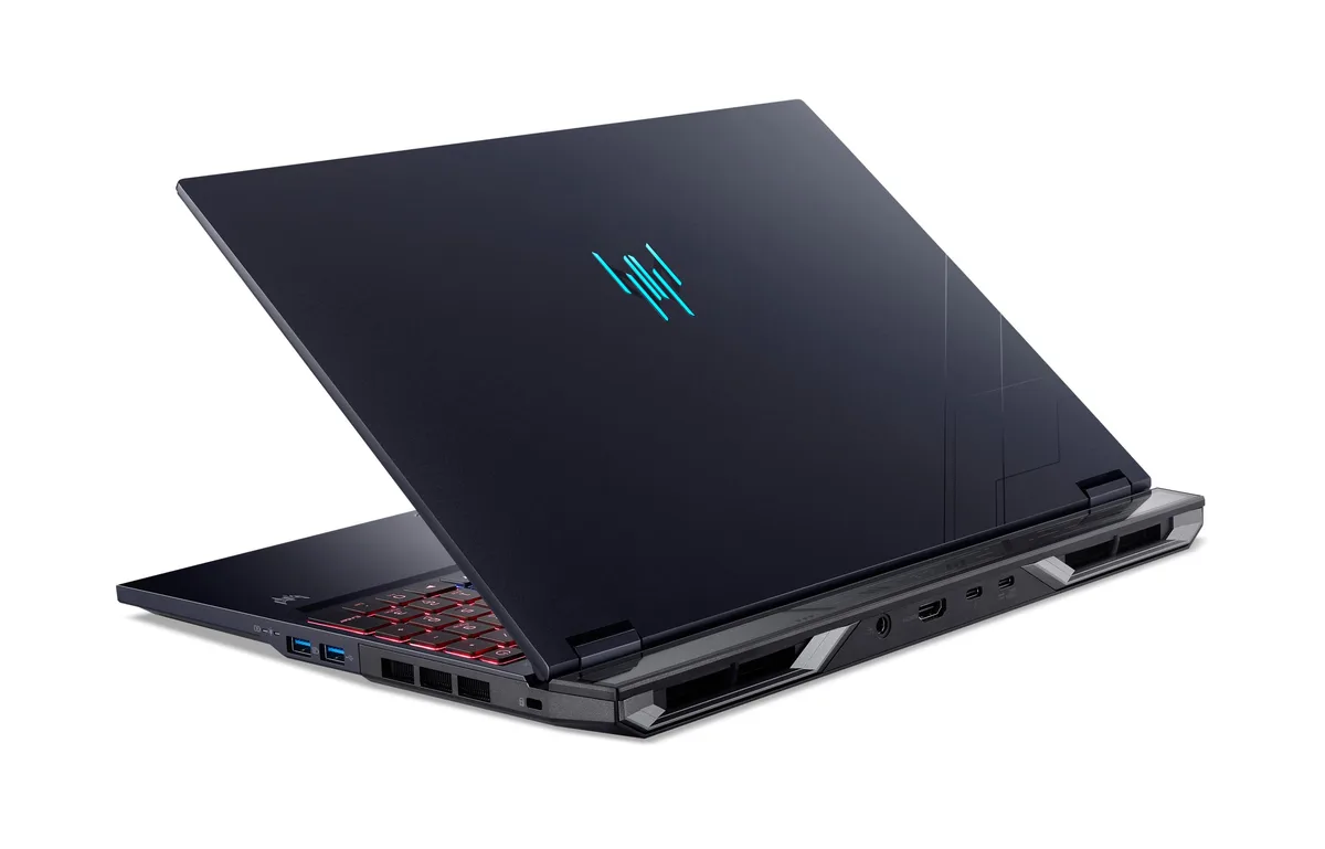 Ноутбук Acer игровой черный 16 IPS 32GB SSD 1TB RTX 5060