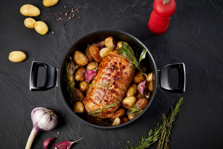 Каструля з кришкою Tefal Unlimited, 24 см, 5.3 л, алюмінієва, бакелітова ручка, скляна кришка, чорного кольору.