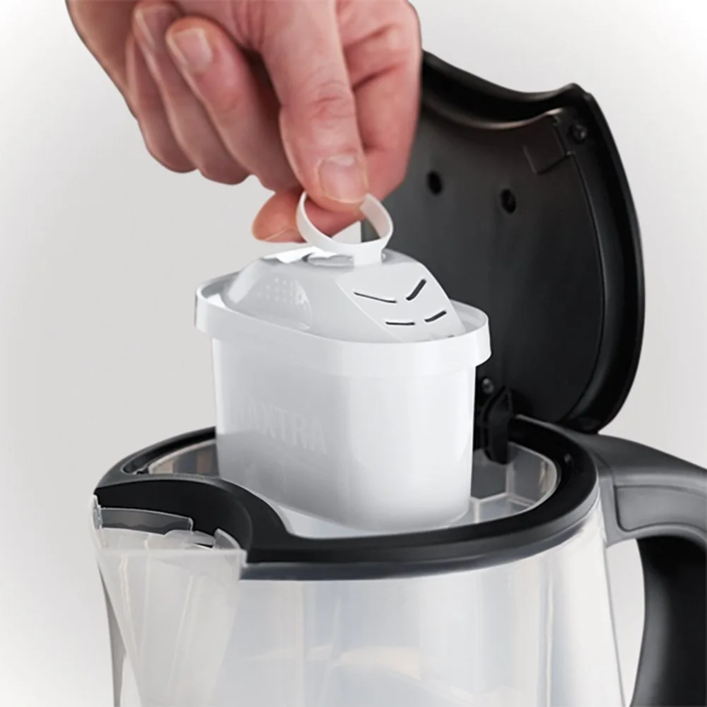 Електрочайник Russell Hobbs Purity 1л, скляний, з фільтром Brita, сріблястого та чорного кольору.