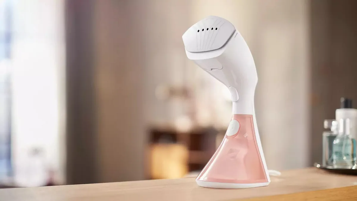 Портативний відпарювач Philips 8000 Series, 1600Вт, 230мл, постійна подача пари - 32гр, керамічна підошва, білий.