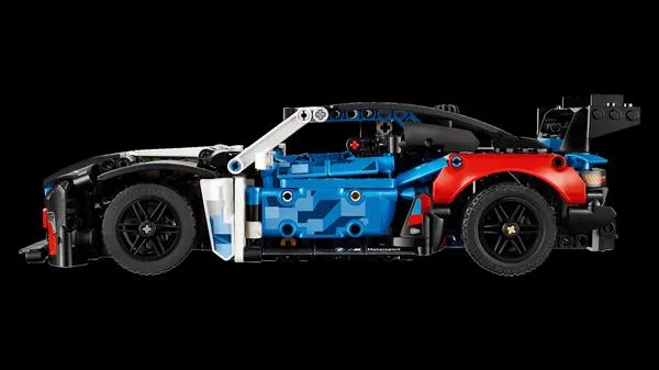 Конструктор LEGO Technic 747 деталей Автомобіль для перегонів BMW M4 GT3 EVO