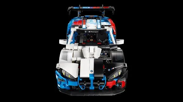 Конструктор LEGO Technic 747 деталей Автомобіль для перегонів BMW M4 GT3 EVO