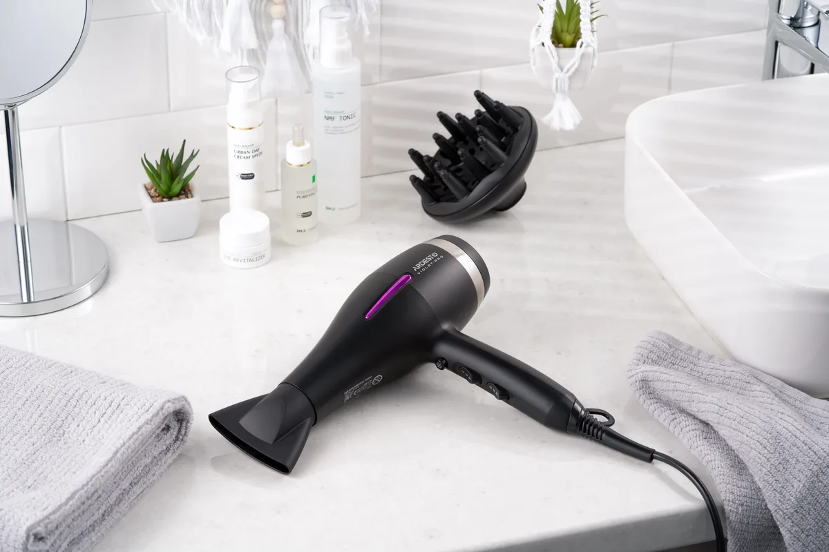 Фен ARDESTO Violet PRO HD-Y223PRO 1850-2200 Вт 2 швидкості 3 режими чорний