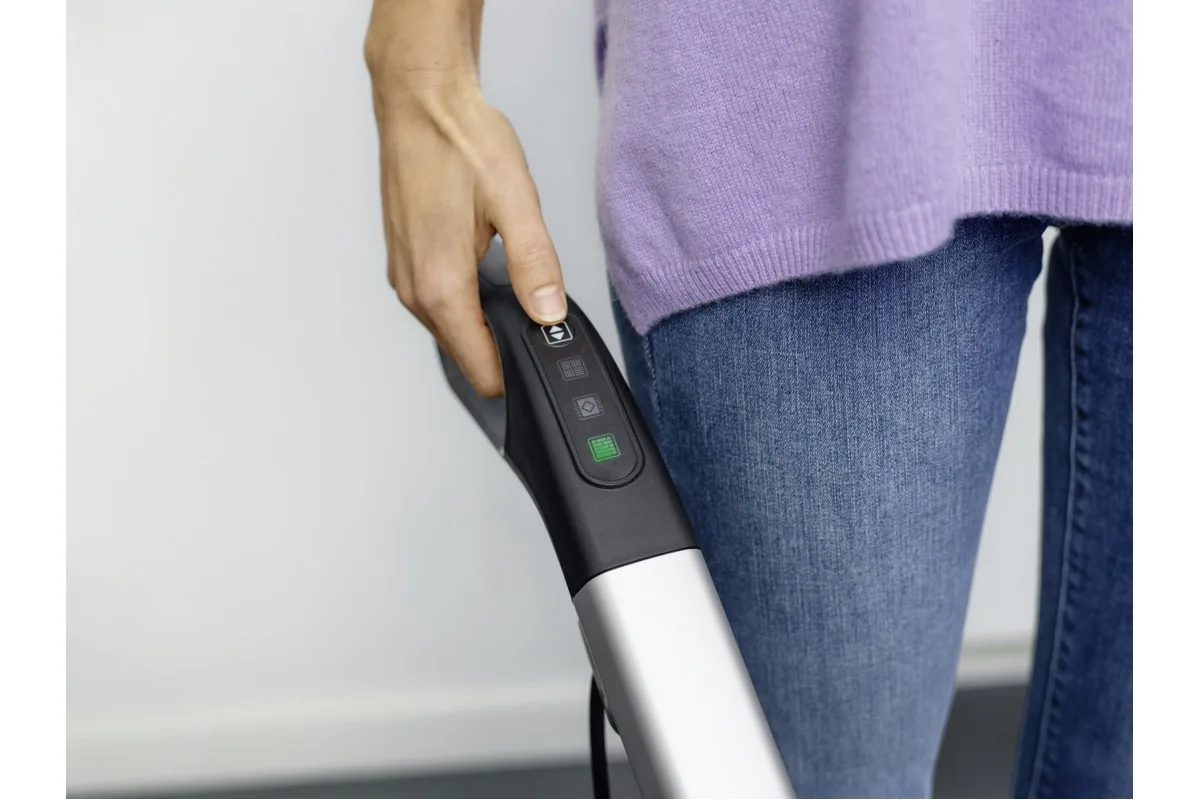 Парова швабра Karcher SC 3 Upright, 1900 Вт, 1000 мл, 3.5 бар, біла - пароочисник для ефективного прибирання.