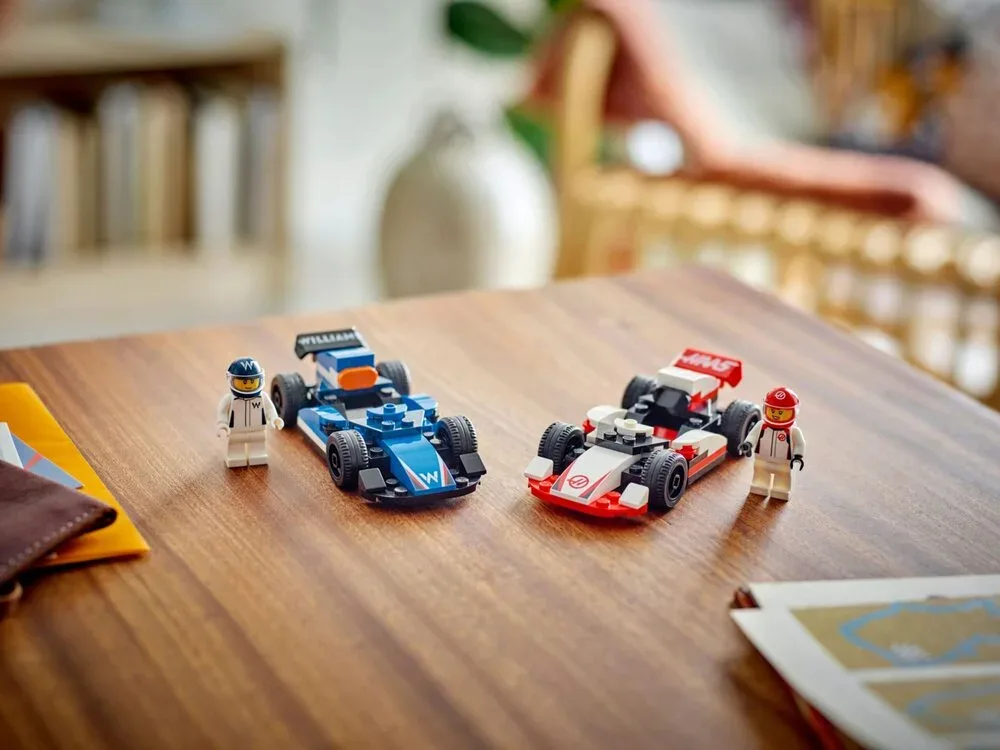 Конструктор LEGO City Автомобілі F1 пластикові різнокольорові для дітей від 4 років