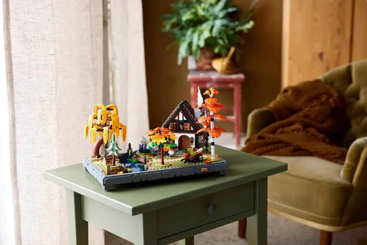 Конструктор LEGO Icons для дорослих 18+ Осінній сад різнокольоровий