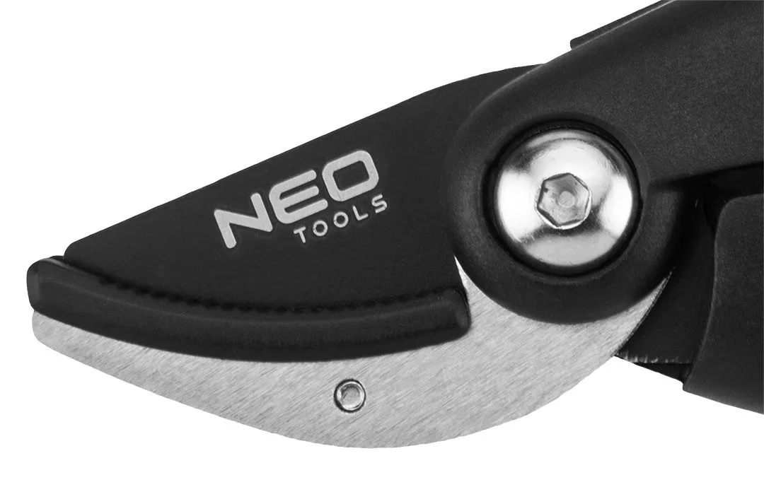 Секатор контактний Neo Tools, з діаметром різу 20 мм, довжиною 210 мм, вагою 178 г.
