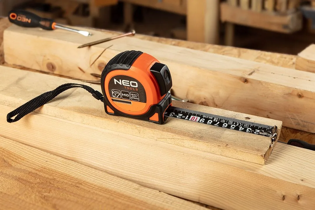 Рулетка Neo Tools Ultra Black, 10м x 25мм, з фіксатором для зручного змотування, магнітна.