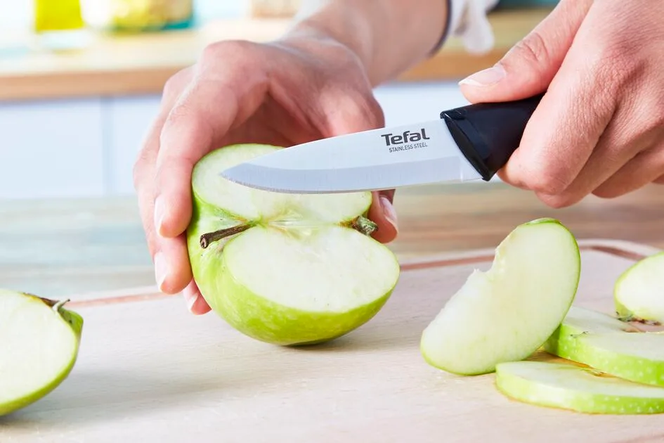 Набір кухонних ножів Tefal Essential, 3 шт, із нержавіючої сталі, пластикові ручки, чорний.