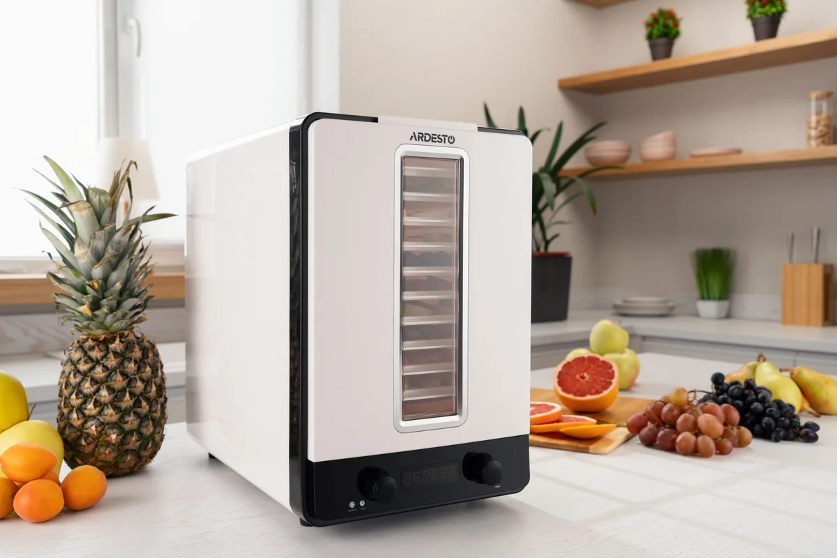 Сушильный аппарат для продуктов ARDESTO, мощность 550 Вт, 10+1 поддонов размером 3 см, максимальная температура 70°C, сетка для ягод, пластиковый корпус, белый цвет