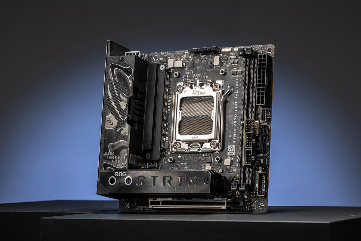 Материнская плата ASUS ROG STRIX X870-I GAMING WIFI sAM5 X870 2xDDR5 M.2 HDMI Wi-Fi BT mITX