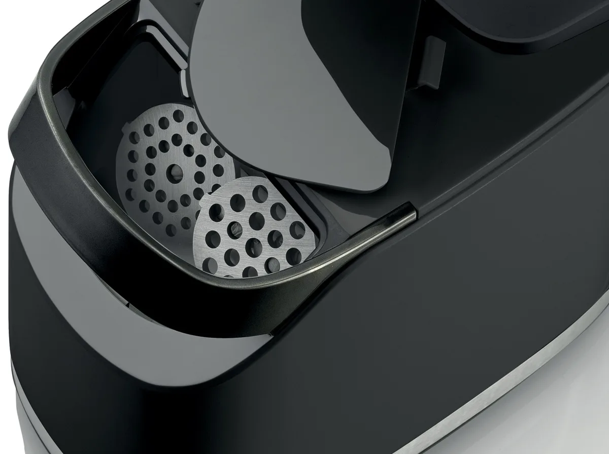 М'ясорубка Gorenje 1800 Вт 2,1 кг/хв Метал Чорна