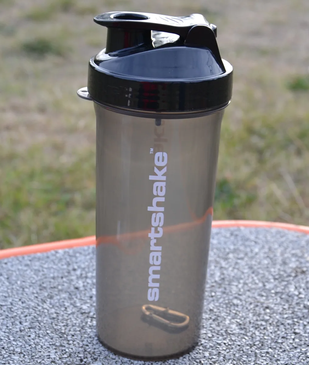 Шейкер спортивний SmartShake пластик 1000 мл чорний