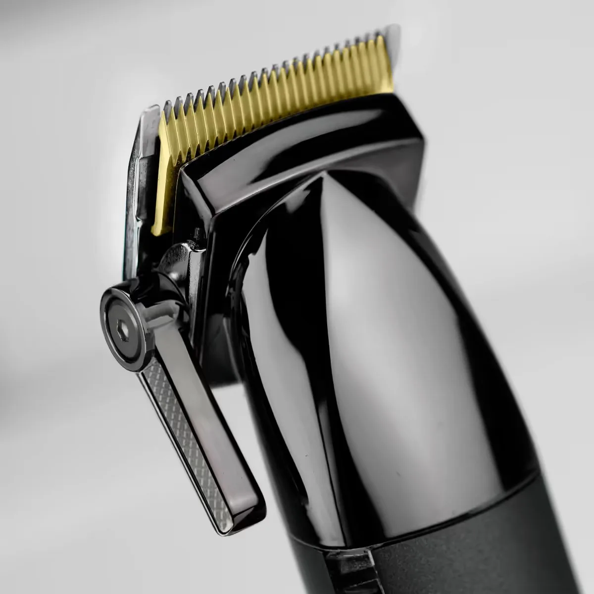 Машинка для стриження Babyliss Super-X Metal Series, акумуляторна, 12 насадок, сталь з графітовим покриттям, чорна.