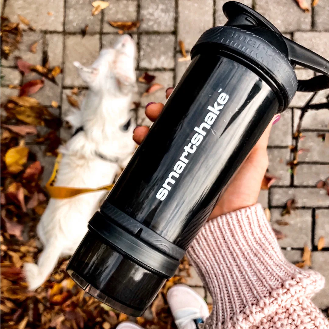 Шейкер спортивний SmartShake 750 мл пластик чорний