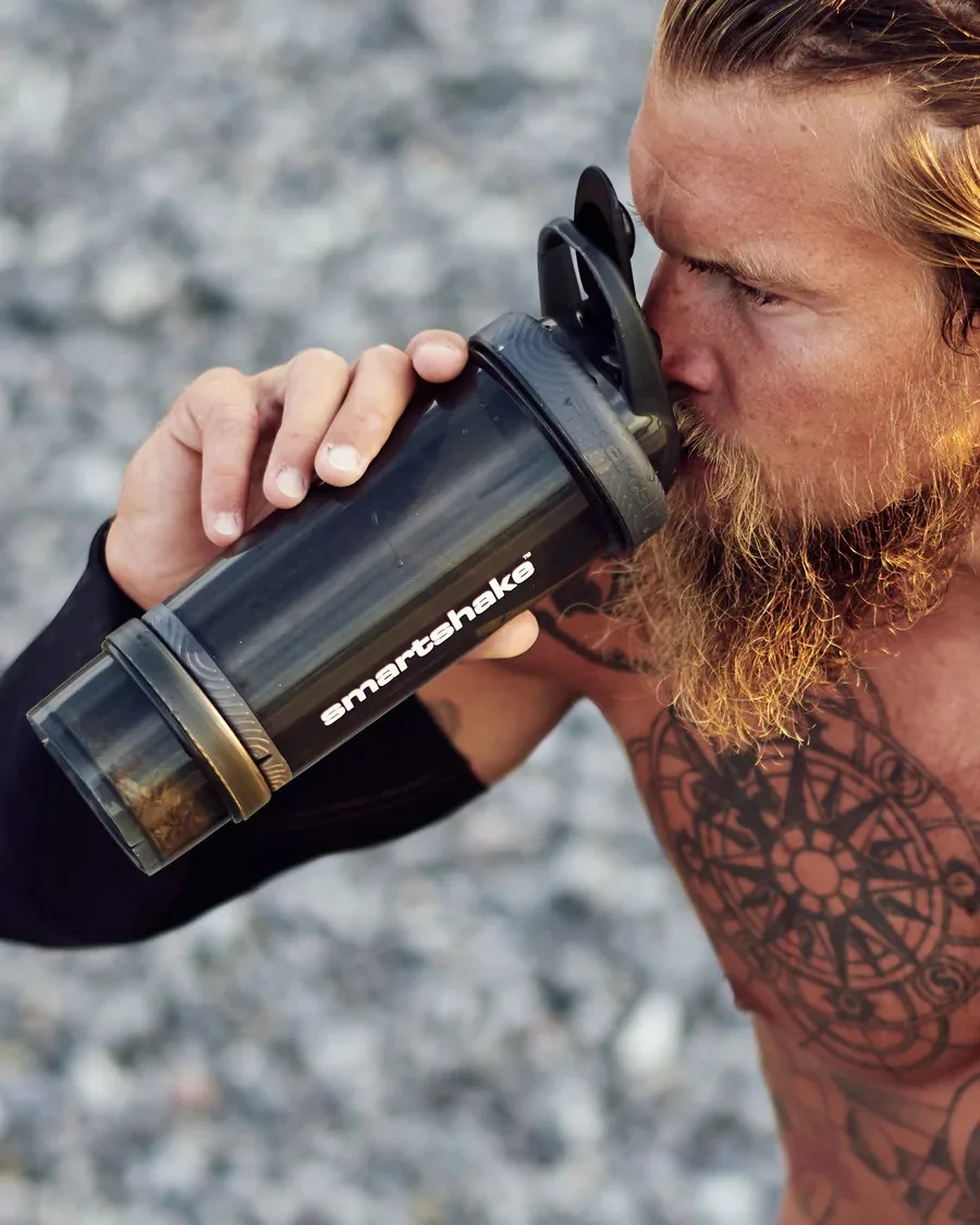 Шейкер спортивний SmartShake 750 мл пластик чорний