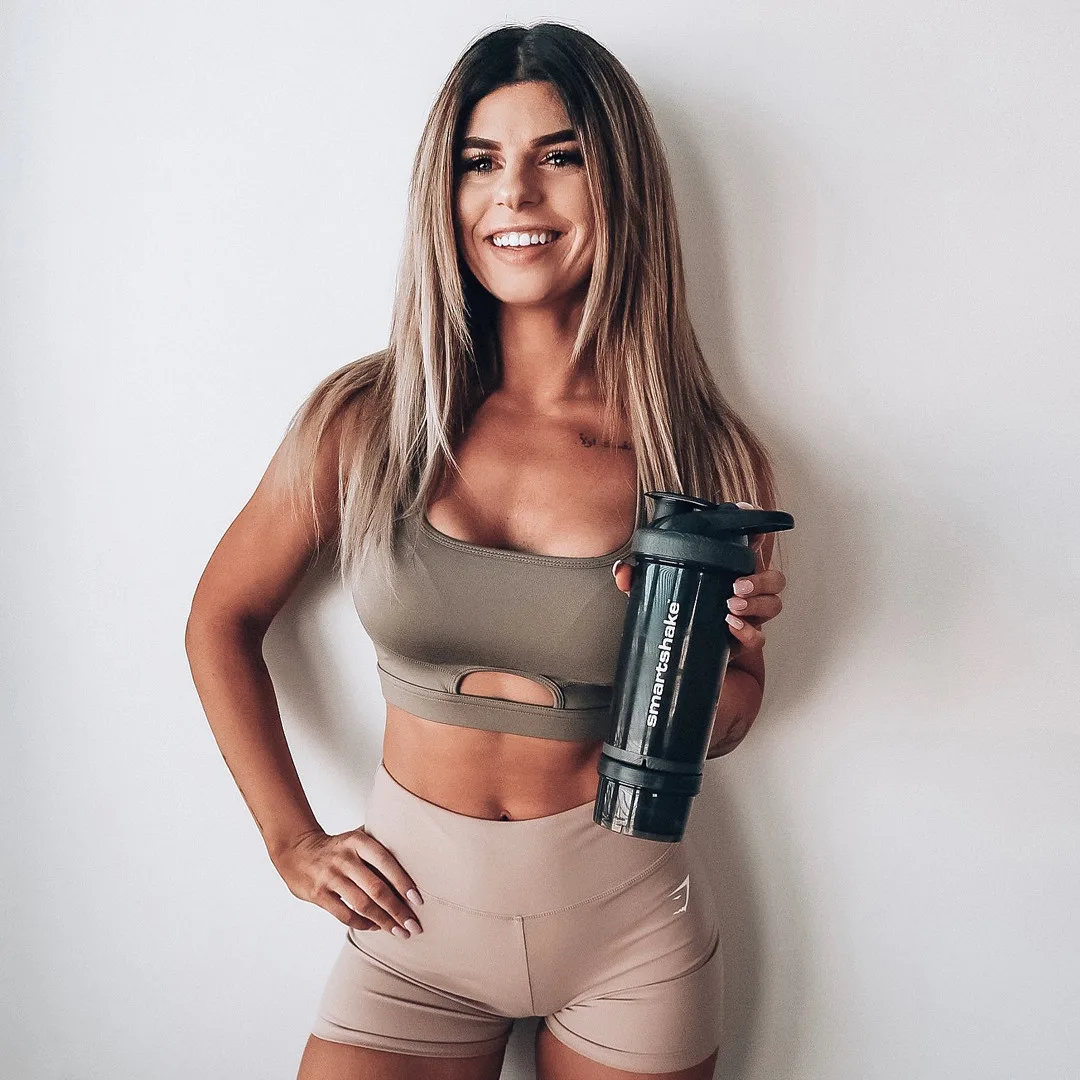 Шейкер спортивний SmartShake 750 мл пластик чорний