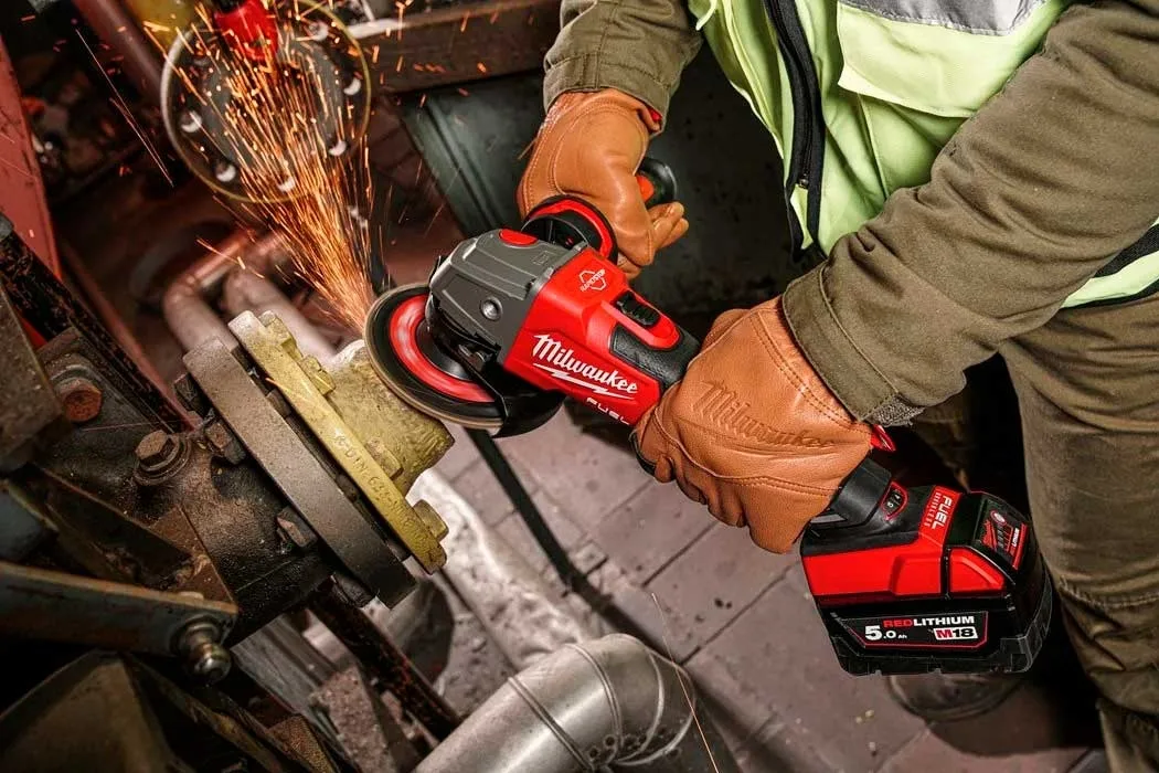Акумуляторна кутова шліфмашина Milwaukee M18 FSAGV125XB-0X, 125 мм, 18 В, 85000 об/хв, 2.7 кг, в кейсі без батареї та зарядного пр
