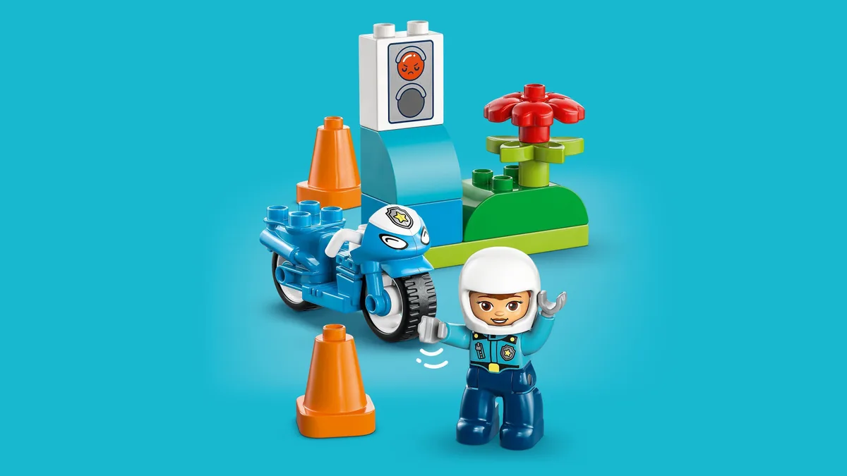 Конструктор LEGO DUPLO Town Синій поліцейський мотоцикл