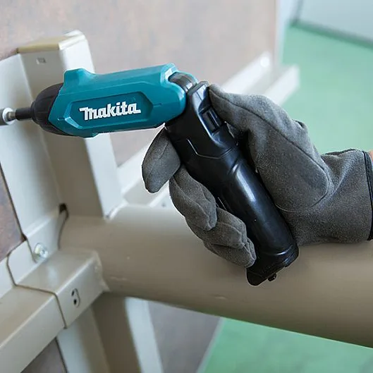 Акумуляторна викрутка Makita 3.6В з реверсом та поворотною рукояткою для домашніх робіт електровикрутка 81шт