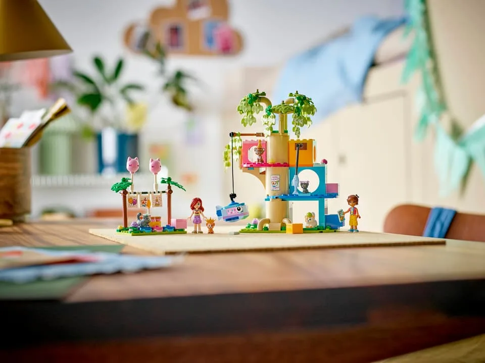 Конструктор LEGO Friends 42666 6+ різнокольоровий будинок на дереві та коти