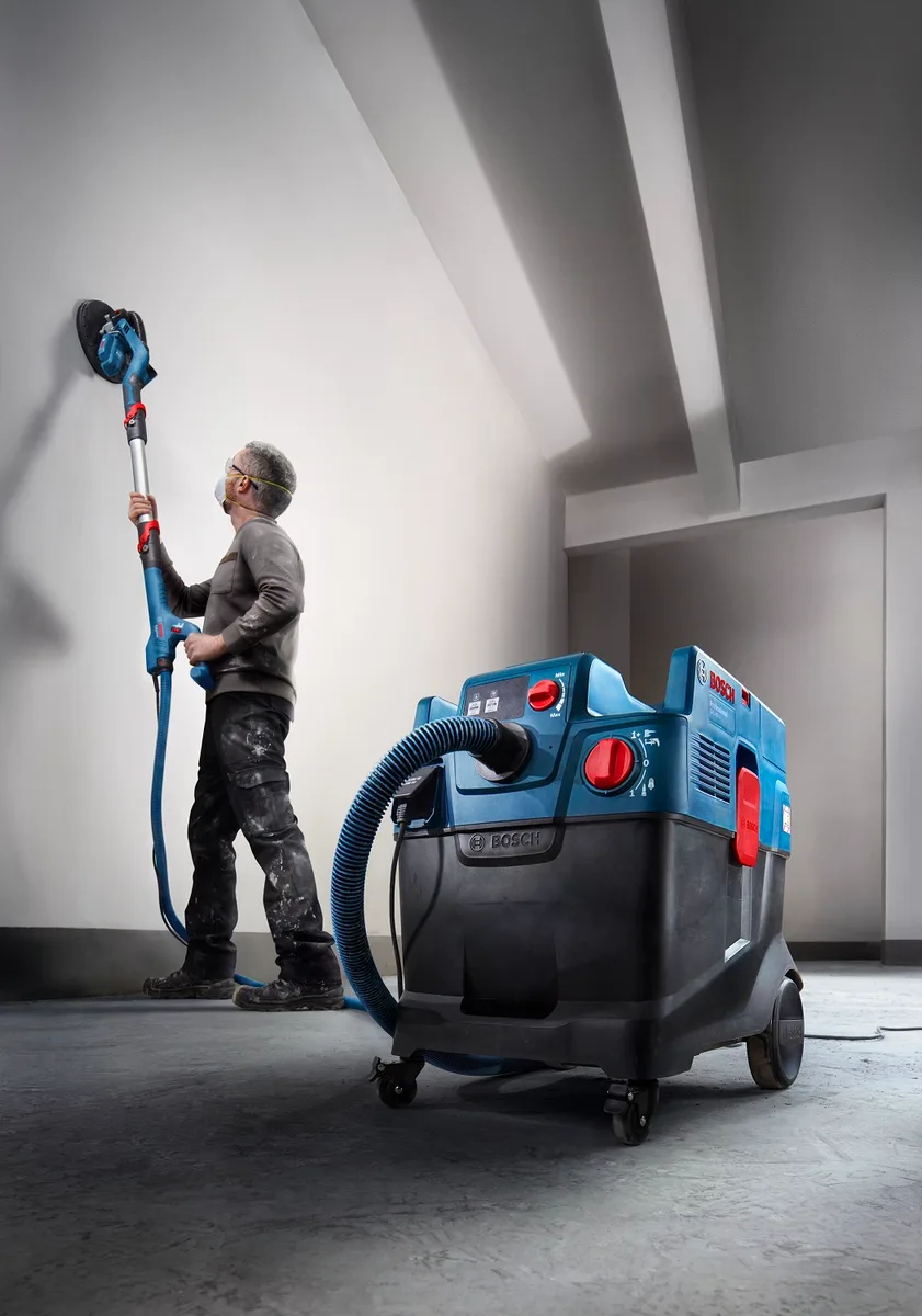 Професійний пилосос Bosch Professional GAS 400 A, 1200 Вт, 240 мБар, контейнер 40 л, вага 14 кг.