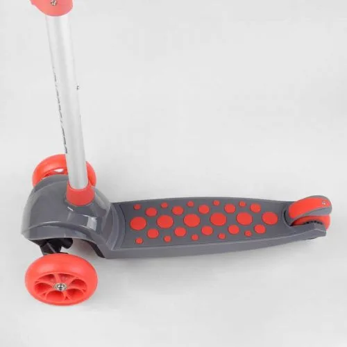 Трехколесный самокат Best Scooter со светящимися колесами для детей с регулируемым рулем и складной конструкцией.