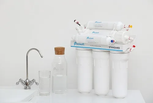 Система очистки воды Ecosoft Standard 6-50M с минерализатором, мембрана 50 gpd, краник для капельного отбора