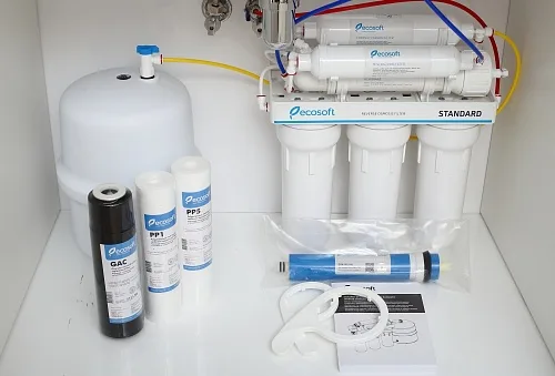 Система очистки воды Ecosoft Standard 6-50M с минерализатором, мембрана 50 gpd, краник для капельного отбора