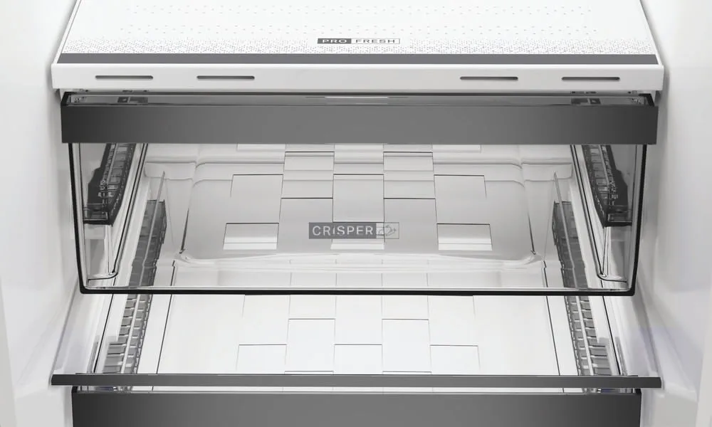 Холодильник Whirlpool с нижним морозильником, 2035x60x663 см, объем холодильного отдела - 231 л, морозильного - 104 л, две двери, класс энергопотребления А++, No Frost, с дисплеем