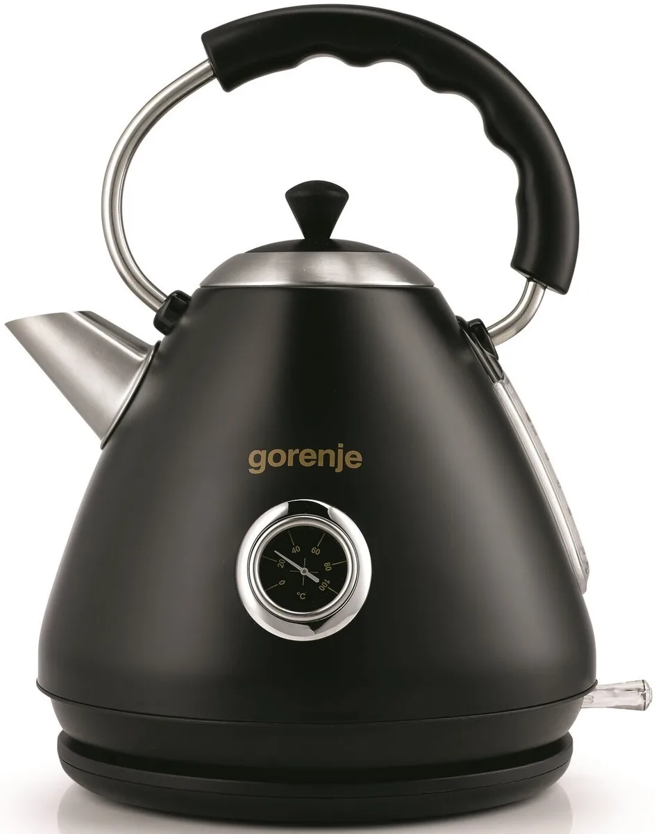 Електрочайник Gorenje об'ємом 1.7 л, пластиковий, чорного кольору.