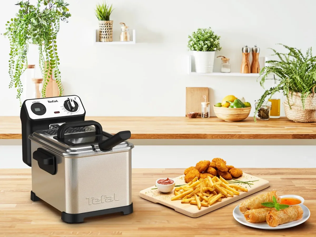 Фритюрниця Tefal нержавіюча сталь 3 л 2400 Вт чорна