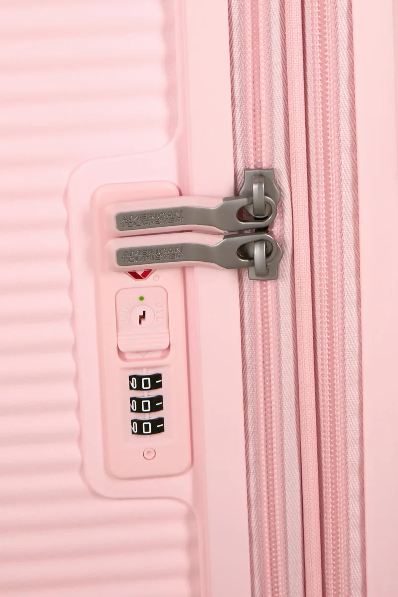 Валіза American Tourister, Soundbox, поліпропілен, середня, 67см, 71.5/81л, TSA, 4 колеса, EXP, пастельно-рожевий