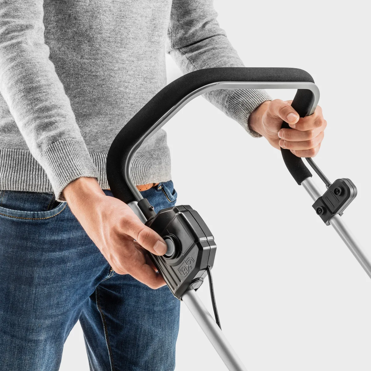 Акумуляторна газонокосарка Karcher LMO 2-18, 18В, 32 см, регулювання висоти 25-60 мм, без акумулятора та зарядного пристрою.