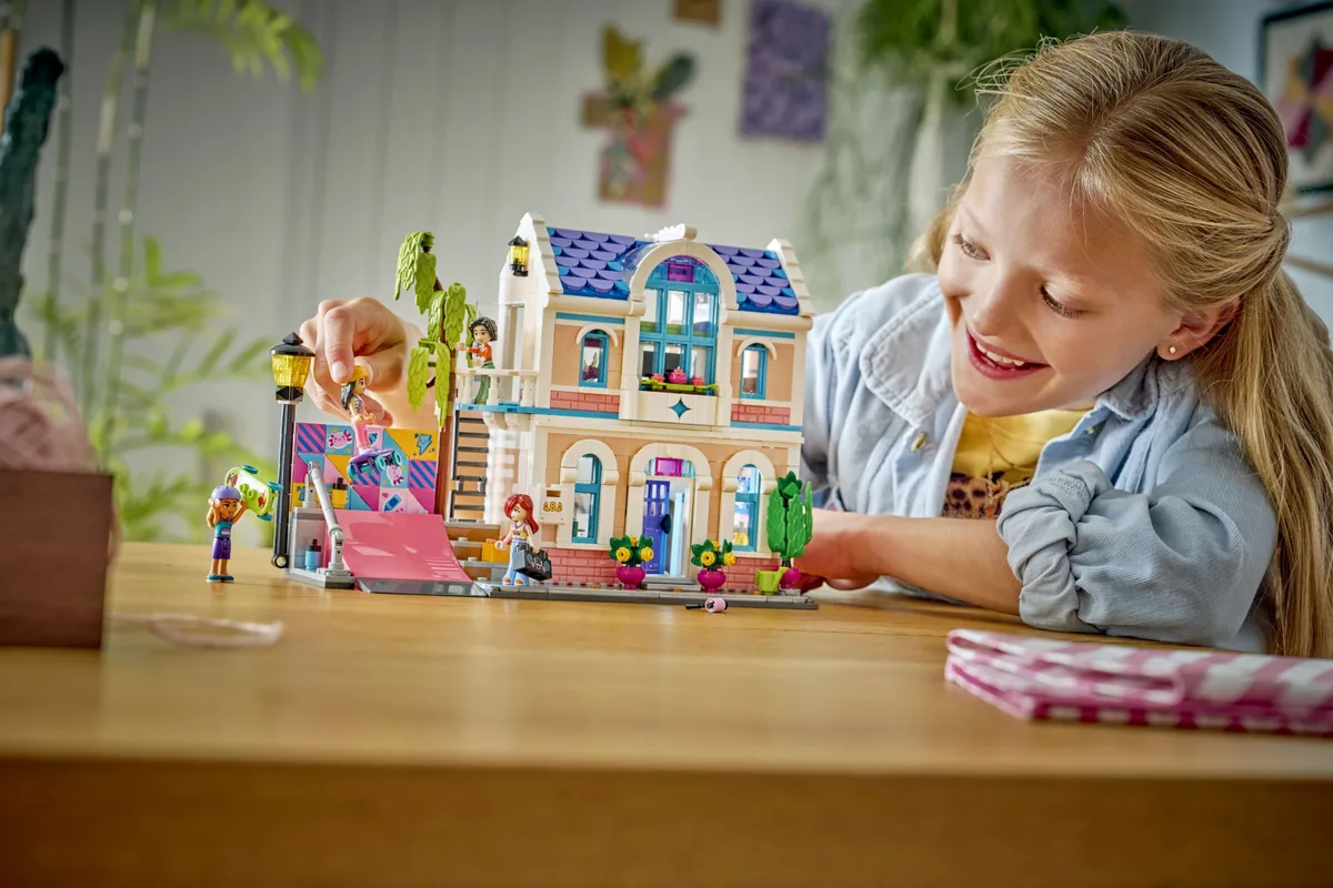 Конструктор LEGO Friends Родинний дім Ліан